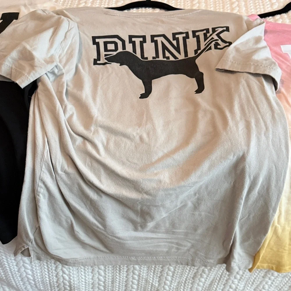 Victoria's Secret PINK t-shirt bundle - Picture 4 of 4